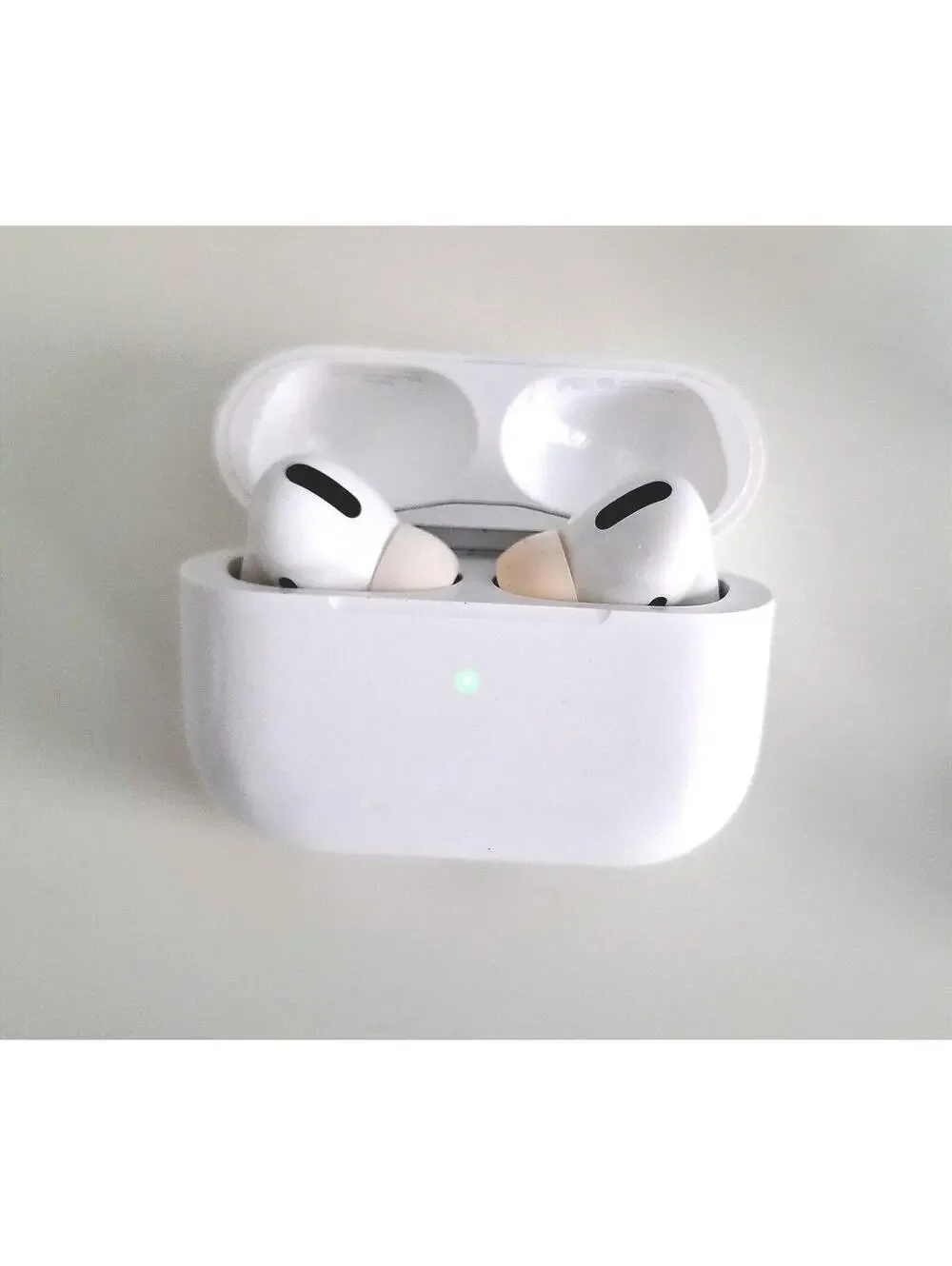Used Apple AirPods Pro 1st Gen Charging Case New Tips A2190 - Slight Issue